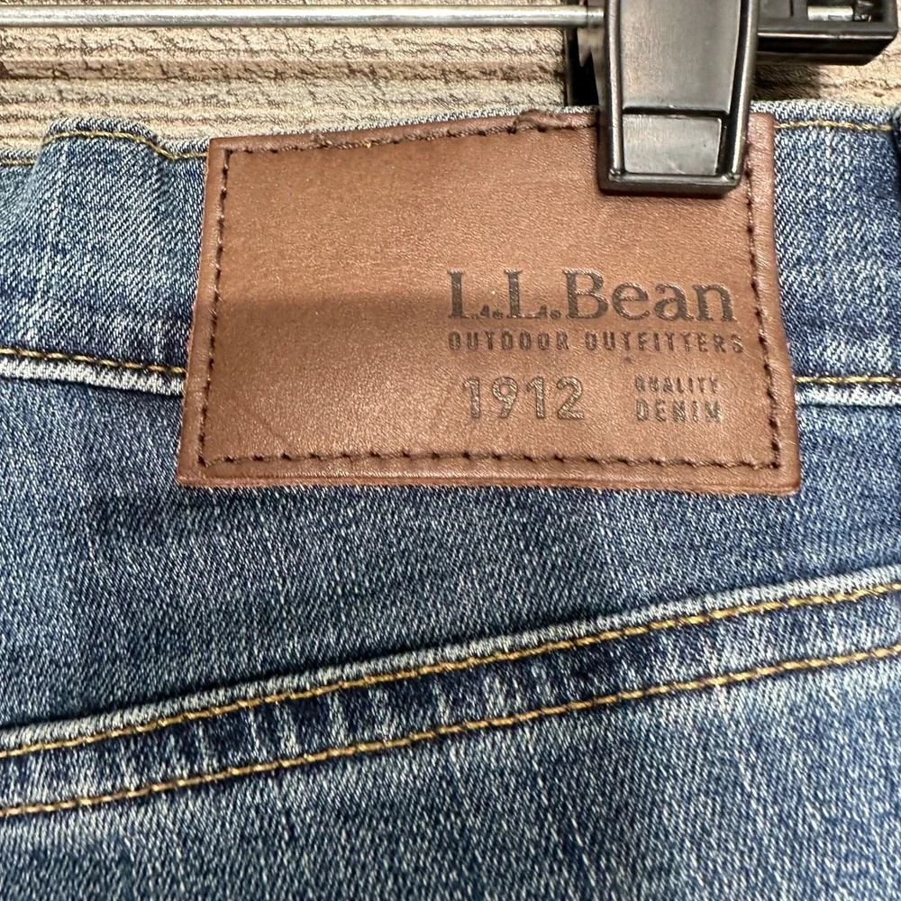 LLBean Mens Beanflex Coolmax Standard Fit Tencel Stretch Performance Jeans 33x30